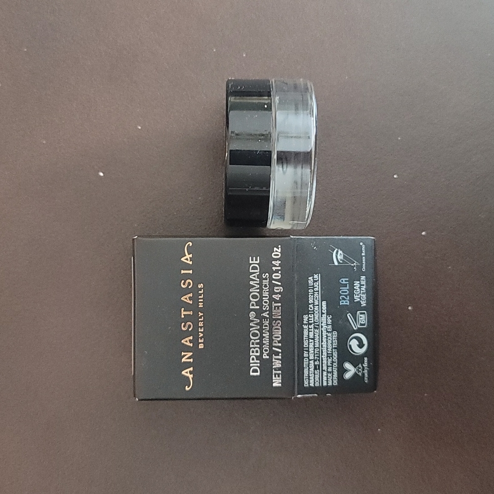Brow pomade